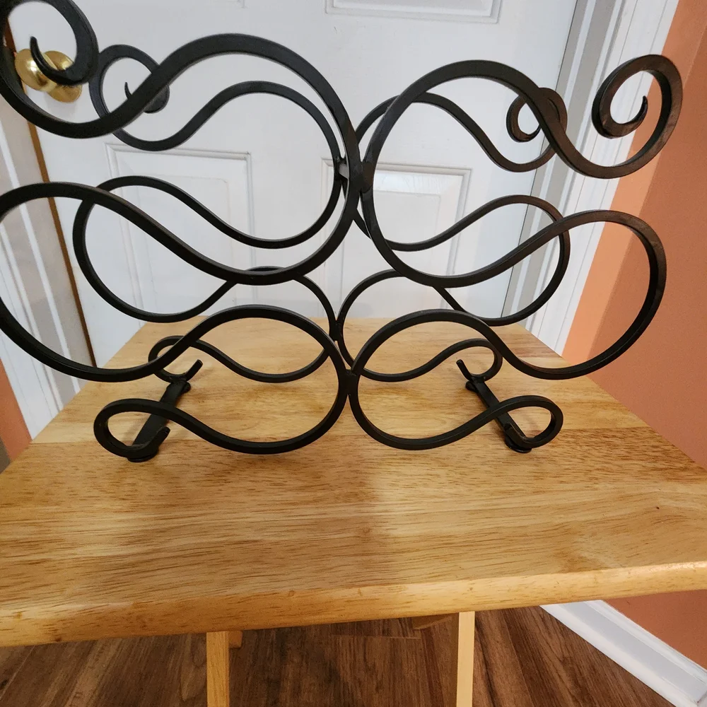 Scrolled Metal Wine Rack With 6 Bottle Capacity